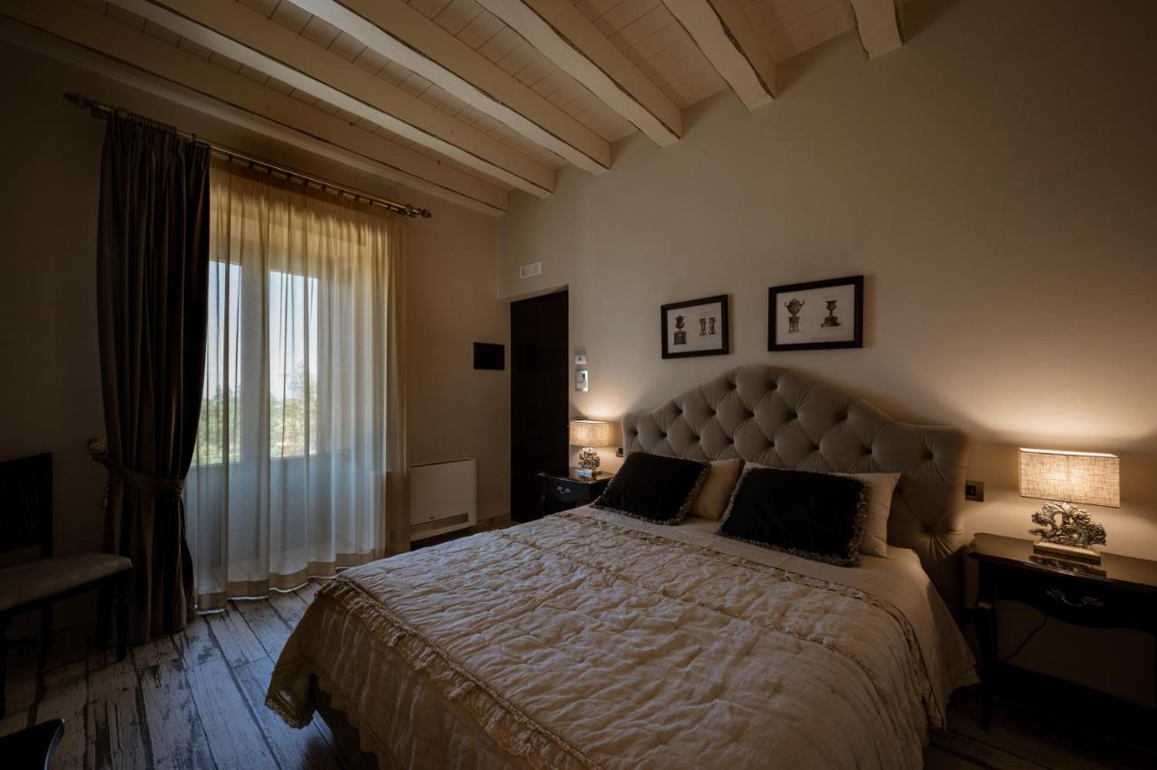 Donna Carolina Luxury Rooms Cefalu Exterior photo