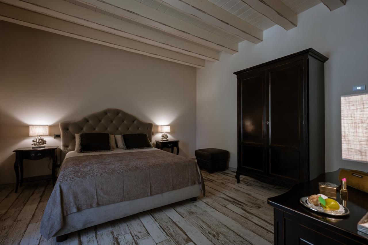 Donna Carolina Luxury Rooms Cefalu Exterior photo